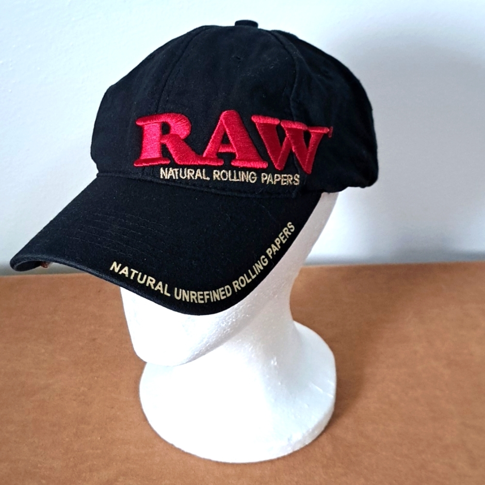 RAW Black Cap with Red Logo - Natural Rolling Papers